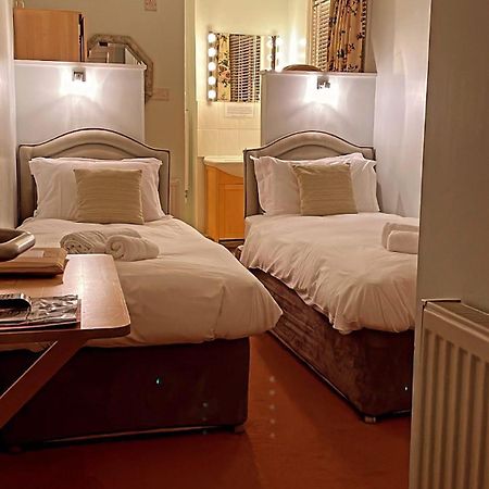 The Pier Hotel Портсмът Екстериор снимка